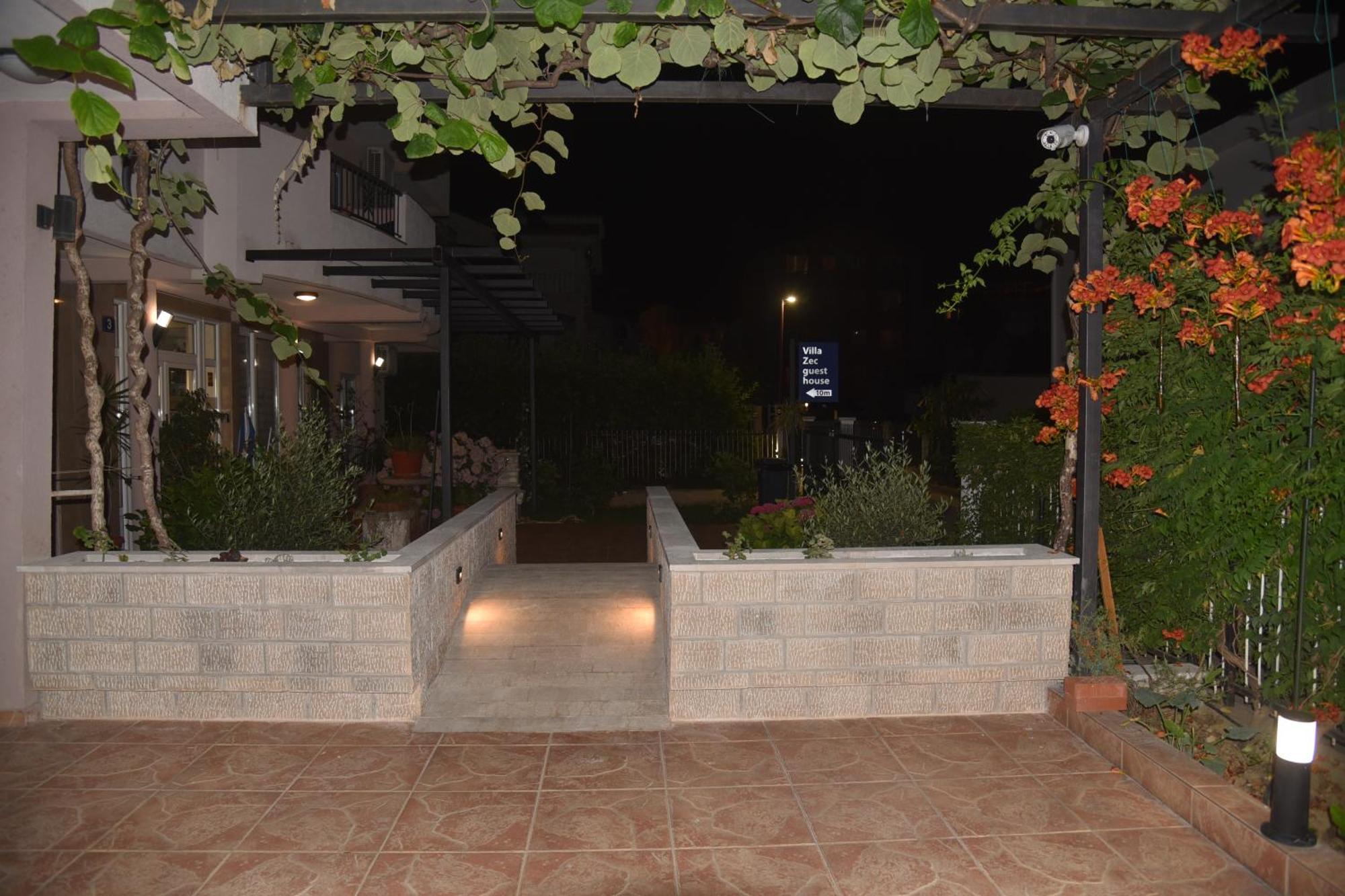 Guest House Zec Будва Екстериор снимка