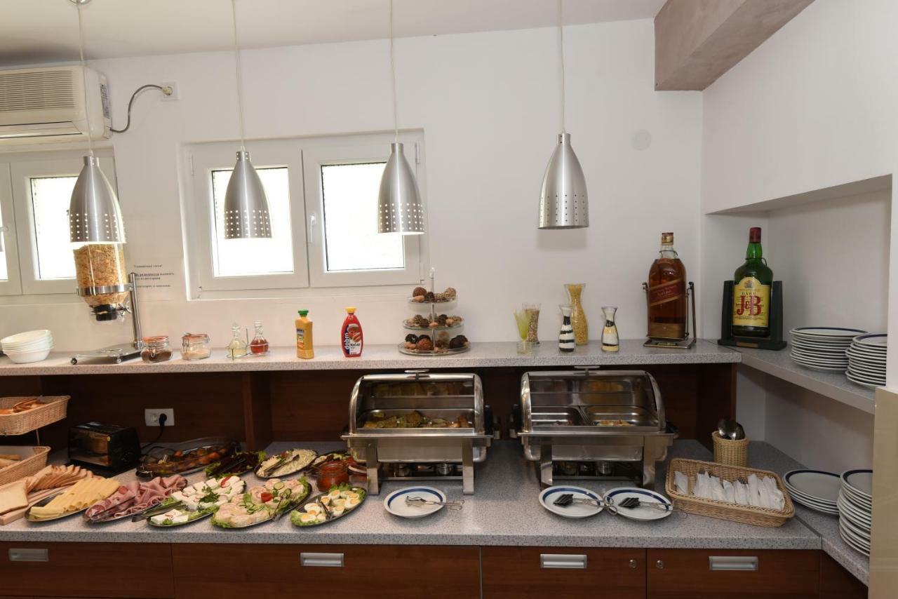 Guest House Zec Будва Екстериор снимка