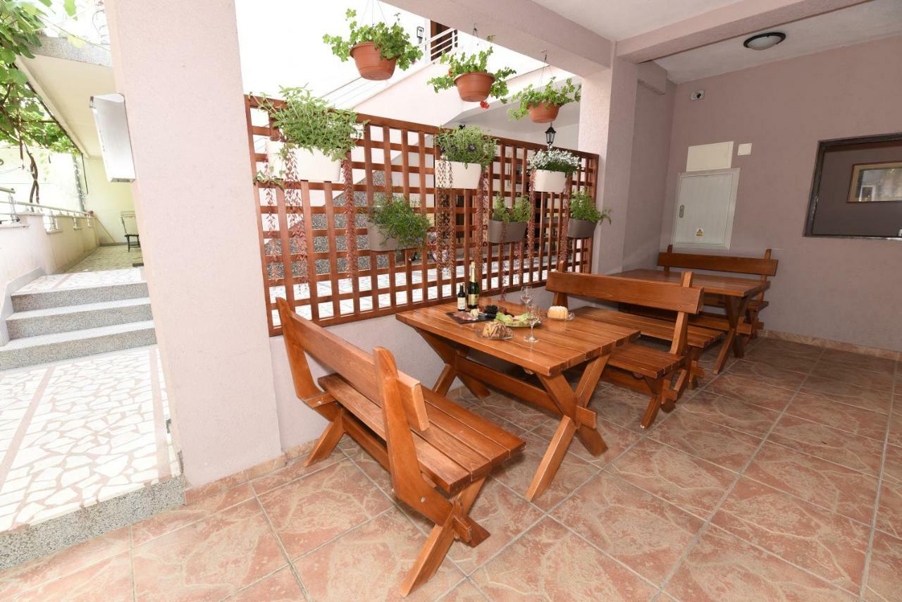 Guest House Zec Будва Екстериор снимка