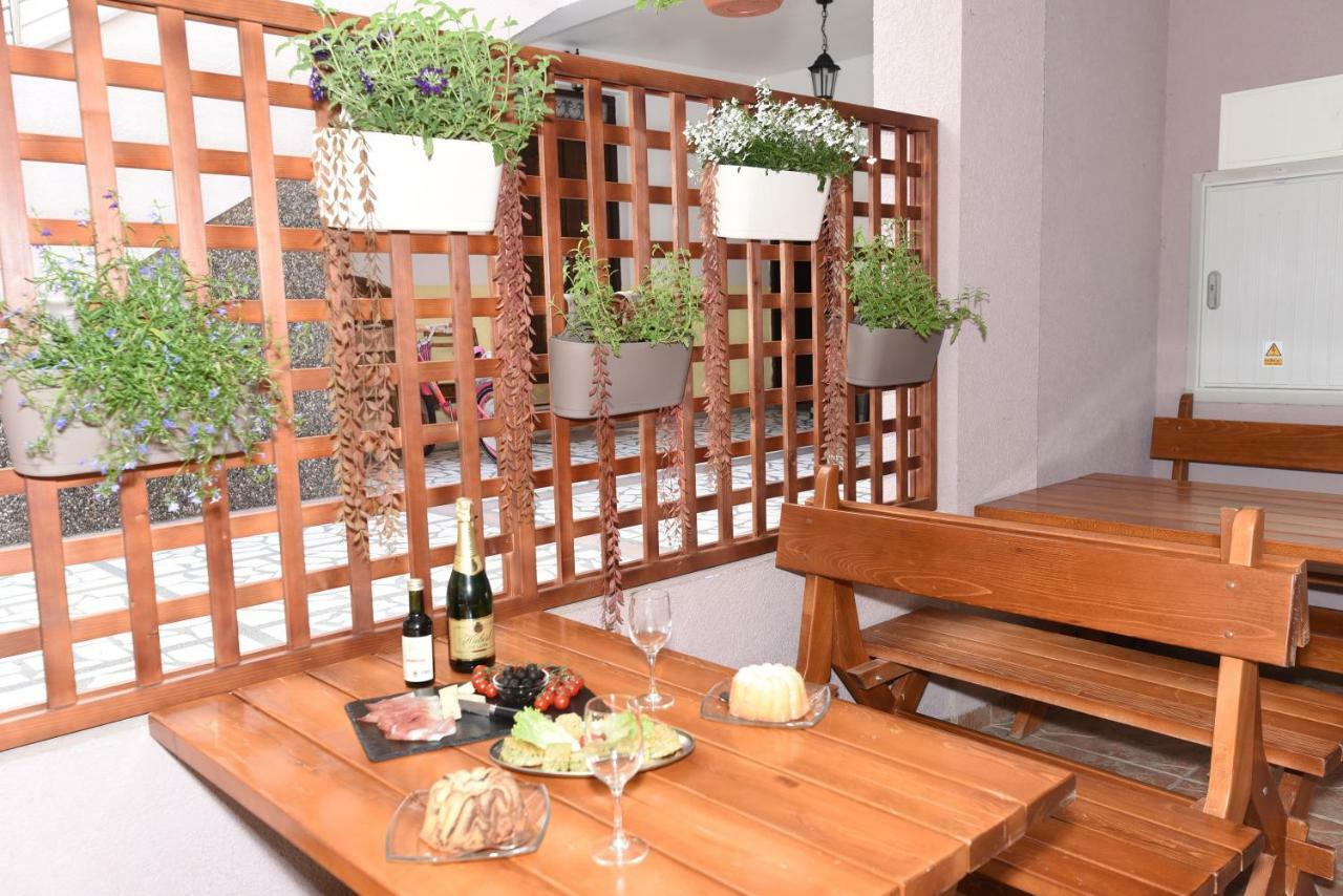 Guest House Zec Будва Екстериор снимка